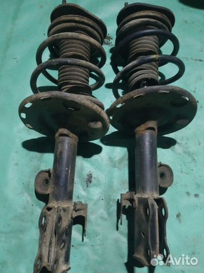 Стойка Toyota Rav4 XA30