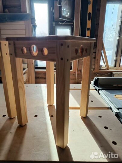 Табуретки деревянные