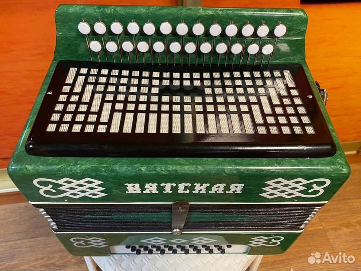 Гармонь Вятская в состоянии новой