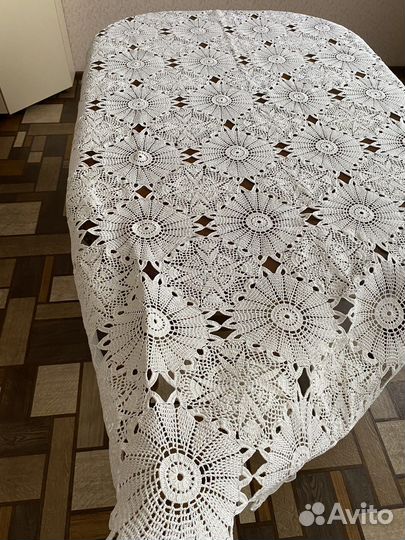 Скатерть вязаная ручной работы