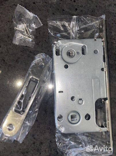 Защелка врезная с магнитным механизмом