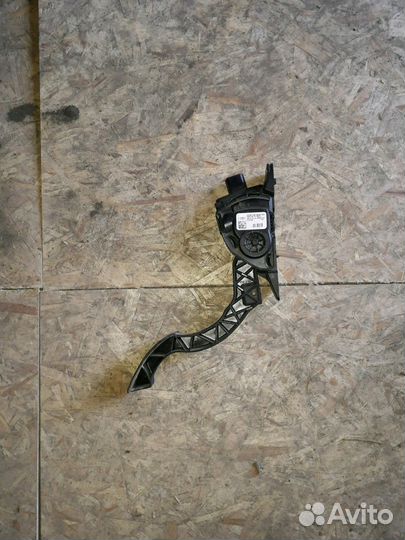 Форд Фокус 3 Педаль газа