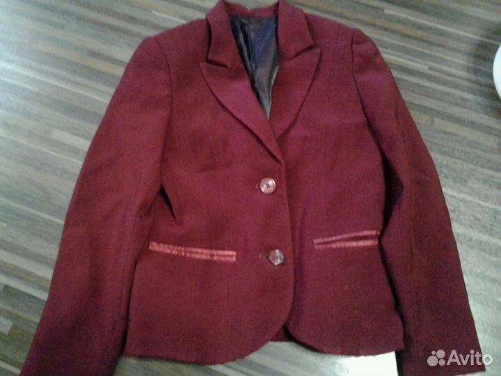 Пиджак бордовый