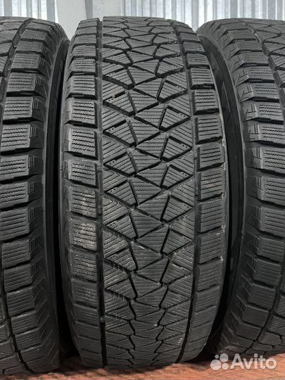 Bridgestone Blizzak DM-V2 225/65 R17 102Q