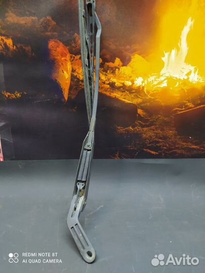 Поводок стеклоочистителя Chevrolet Niva