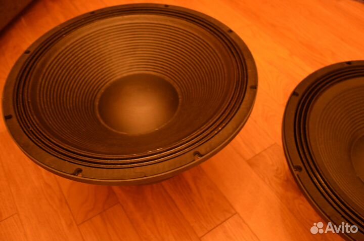 Динамики 18 дюймов 1650/3300 ватт AES