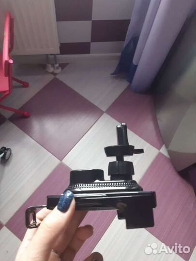 Держатель для телефона с беспроводной зарядкой