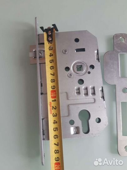 Замок дверной