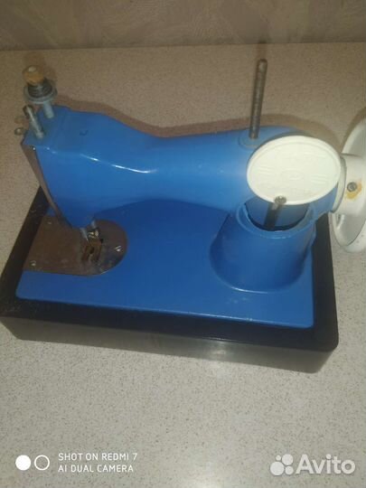 Детская швейная машинка (ссср)