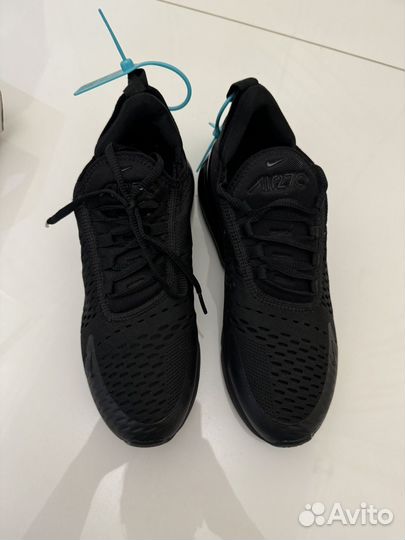 Кроссовки оригинальные nike Air max 270, размер 40