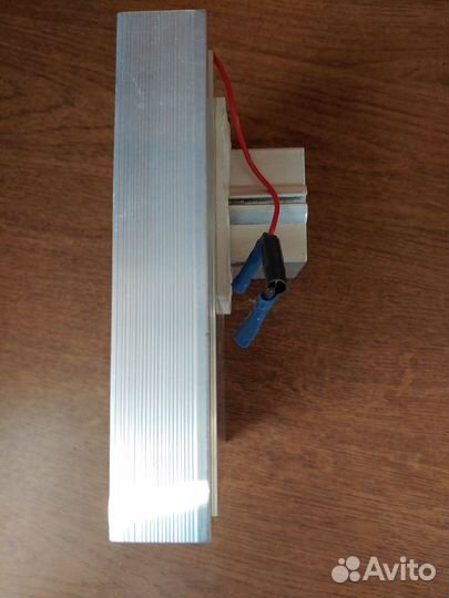 Радиатор с элементом пельтье