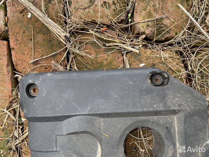 Крышка двигателя Hyundai Sonata 5