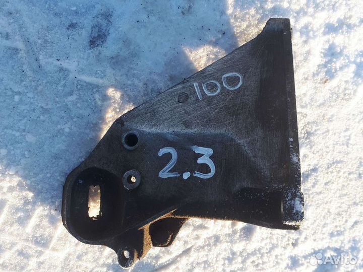 Правый кронштейн двигателя ауди 100с4 audi 100c4