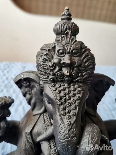 Статуэтка из дерева из Индии