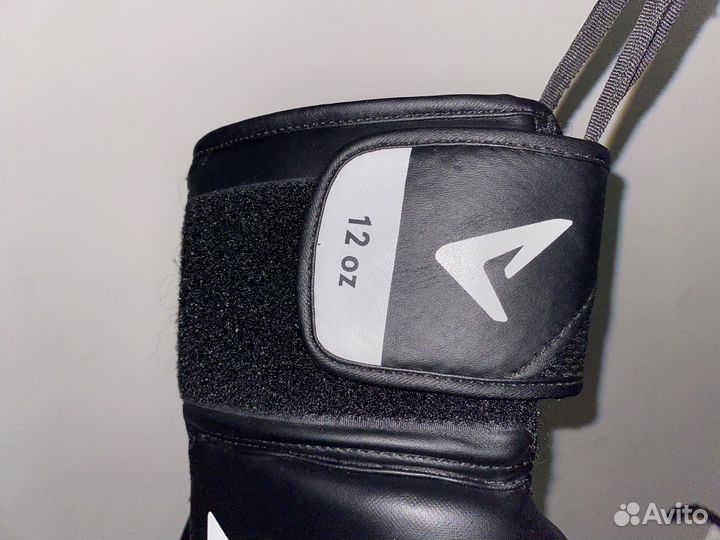 Боксерские перчатки Demix