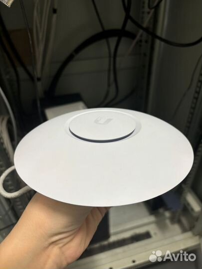 Точка доступа Wi-Fi Ubiquiti UniFi AP AC Lite