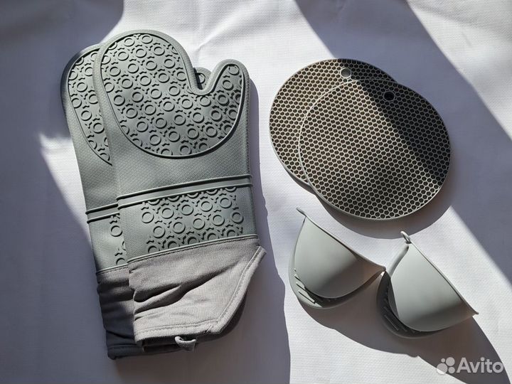 Прихватки кухонные и подставка под горячее