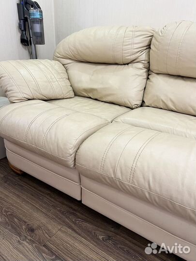 Кожаный угловой диван бу