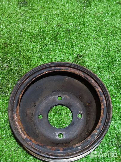 Шкиф помпы Mercedes m111