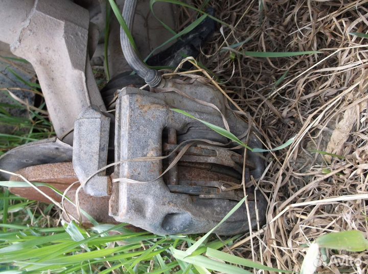 Суппорт передний левый опель вектара A opel vectra