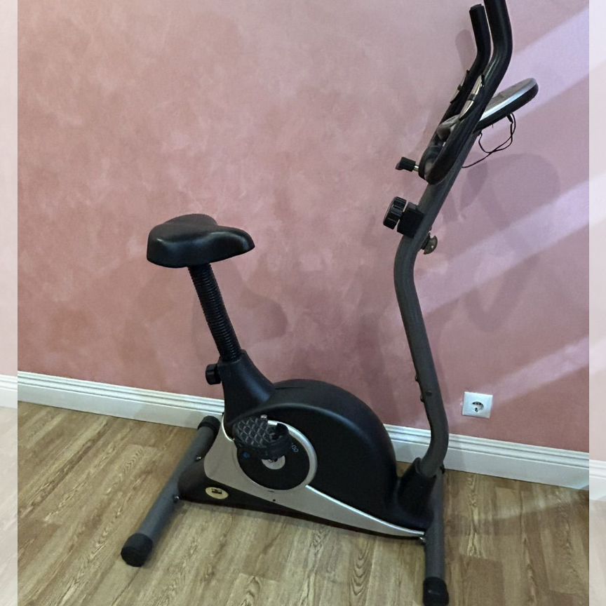 велотренажер Купить товары для спорта и отдыха в Омске: коньки