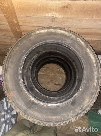 Kumho I'Zen KW22 215/60 R16 99T