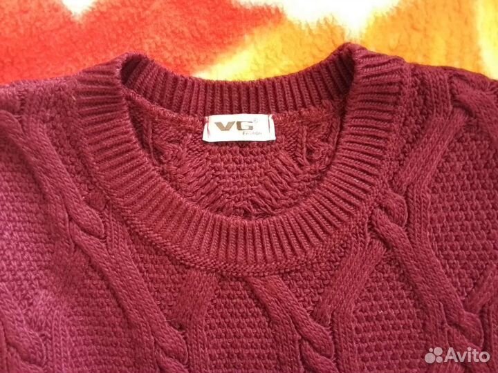 Свитер женский