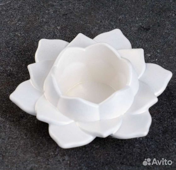 Подсвечники лотос разные