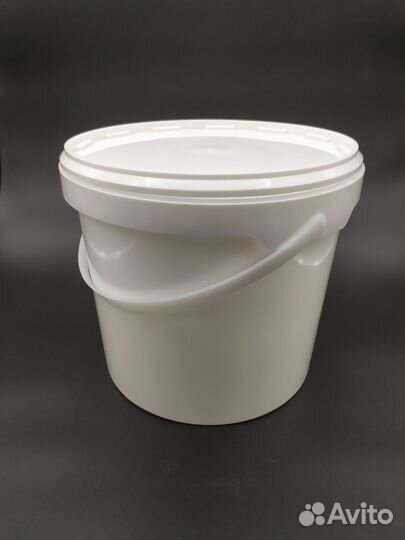 Пластиковая тара ведра банки