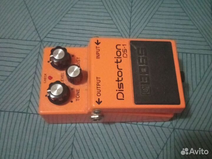 Гитарная педаль boss distortion 1