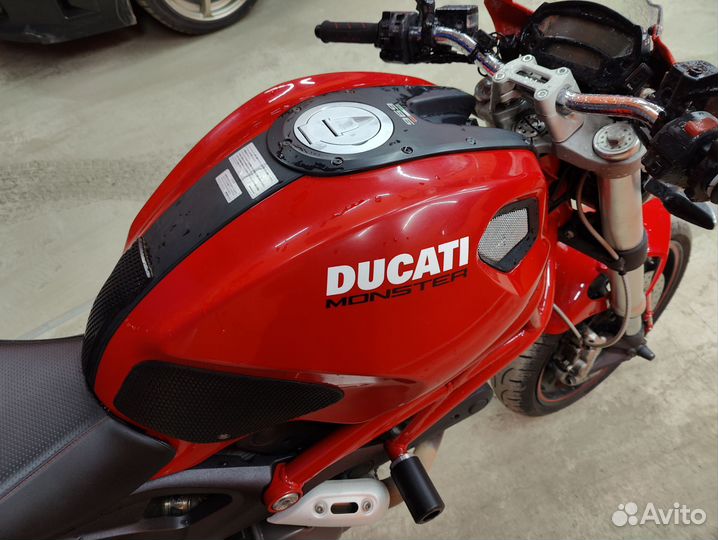 Продам мотоцикл Ducati monster 696
