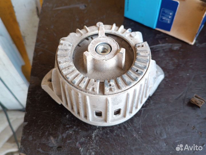 Опора двигателя w212