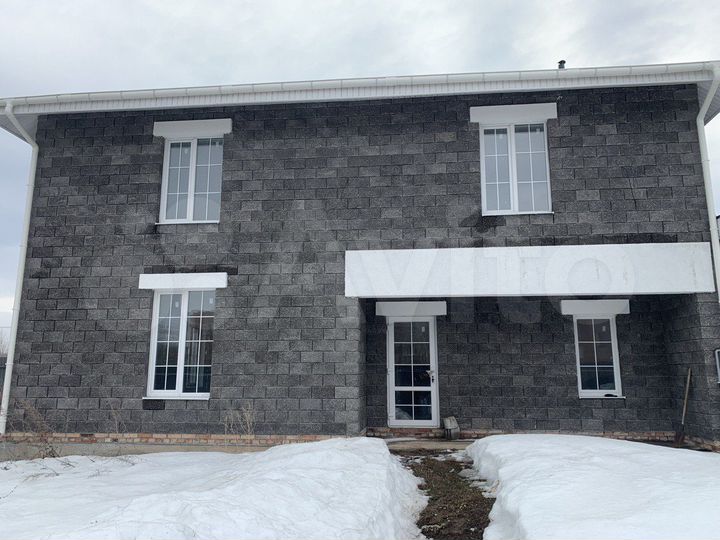 Дом 199 м² на участке 11 сот.