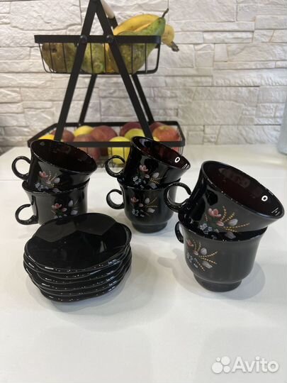 Новый чайный сервиз на 6 персон из темного стекла
