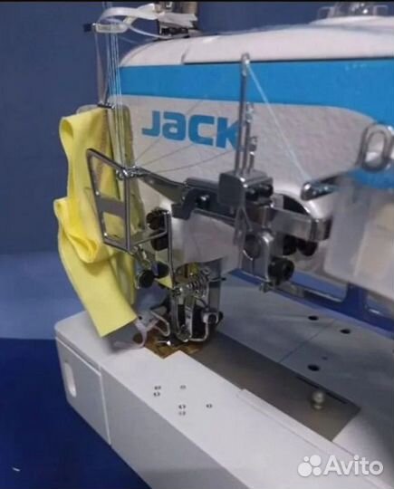 Плоскошовная швейная машина Jack W4D