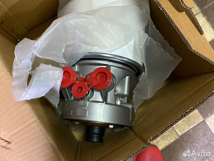 Кран осушителя воздуха с фильтром на Ивеко