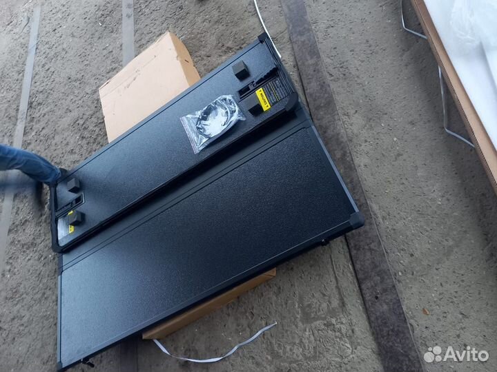 Крышка в кузов для пикапов F150 \ RAM \ tundra