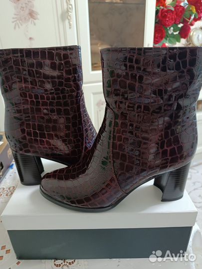 Сапожки новые