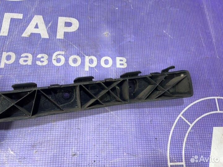 Крепление бампера заднее правое Kia Ceed ED D4FB