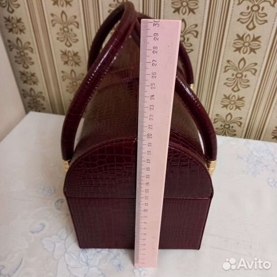 Сумка-шкатулка для косметики и украшений