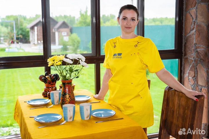 Клинер, сотрудник клининга