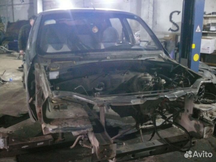 Передняя часть кузова Chevrolet Niva 2005