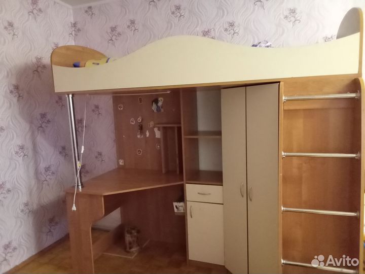 Продам кровать чердак, без матраса