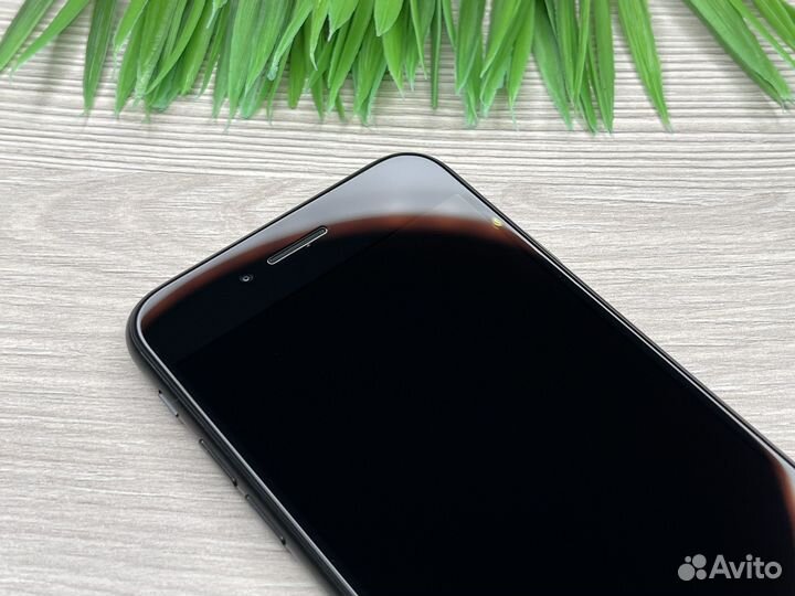 iPhone SE 2020 128GB Black (идеальное состояние)