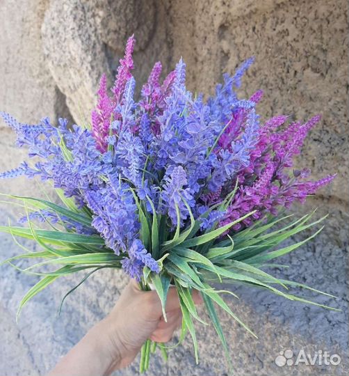 Искусственные цветы и букеты