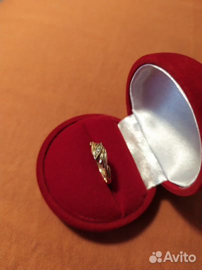 Кольцо золото 583 пробы СССР с бриллиантом