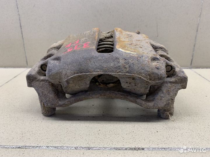 Суппорт передний правый 80/90 B3 1986-1991