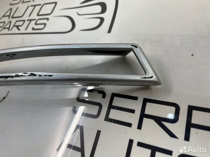 Рамка указателя поворота передняя правая