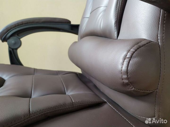 Кресло руководителя, новое, кофейный цвет