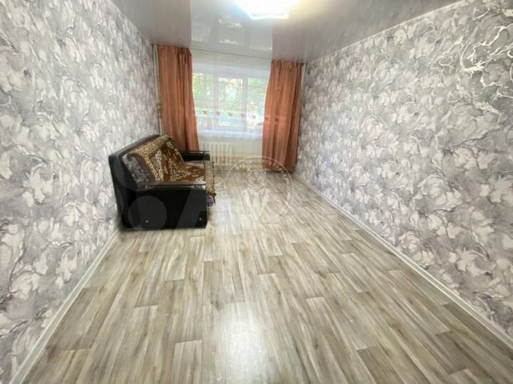 2-к. квартира, 43 м², 1/4 эт.